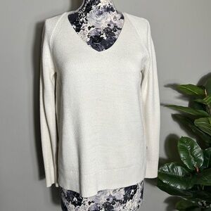 Women's Athleta white V-Neck Sweater